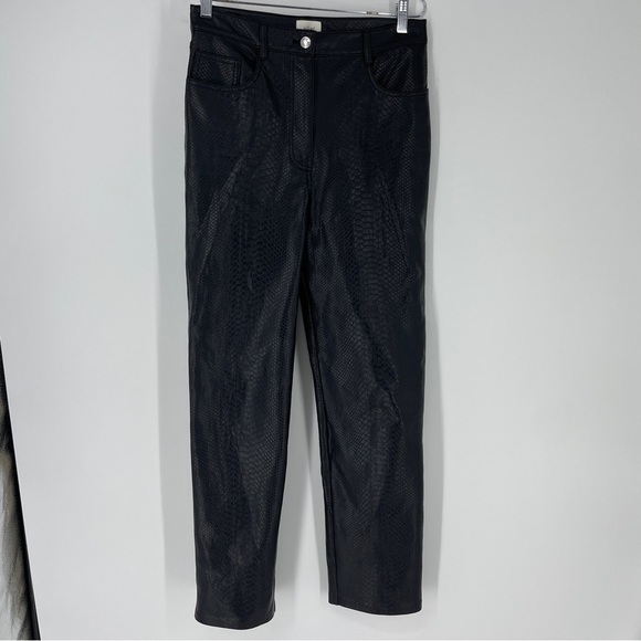 Wilfred Melina™ Pant
High-waisted Vegan Leather python pants - Picture 4 of 10